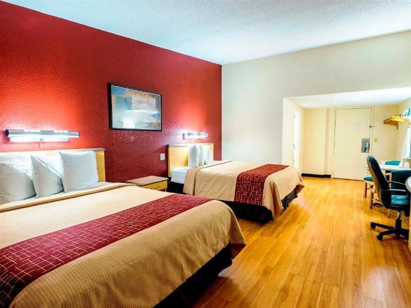 Red Roof Inn & Suites Brunswick I-95 Bagian luar foto