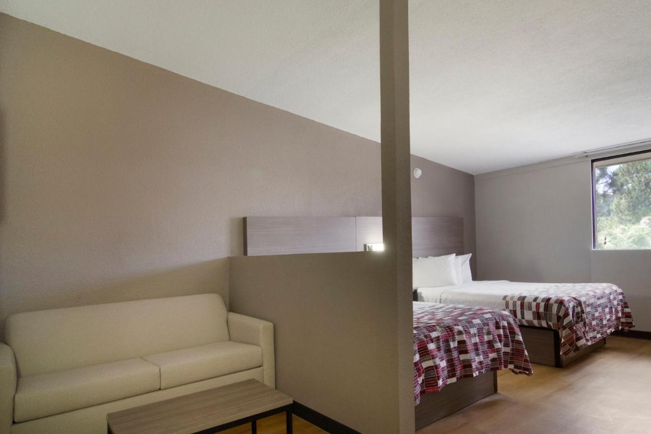 Red Roof Inn & Suites Brunswick I-95 Bagian luar foto