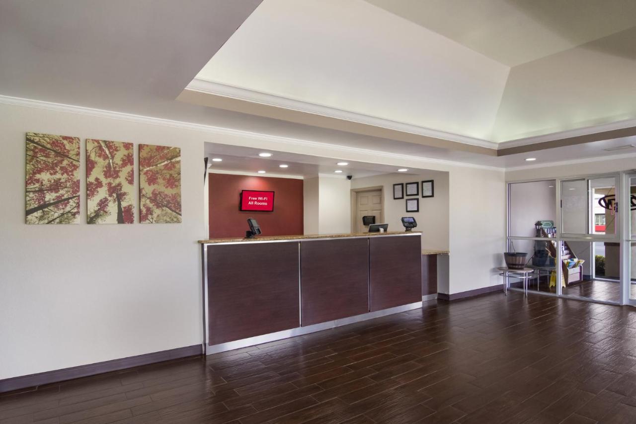 Red Roof Inn & Suites Brunswick I-95 Bagian luar foto