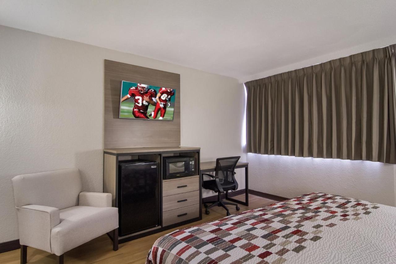 Red Roof Inn & Suites Brunswick I-95 Bagian luar foto