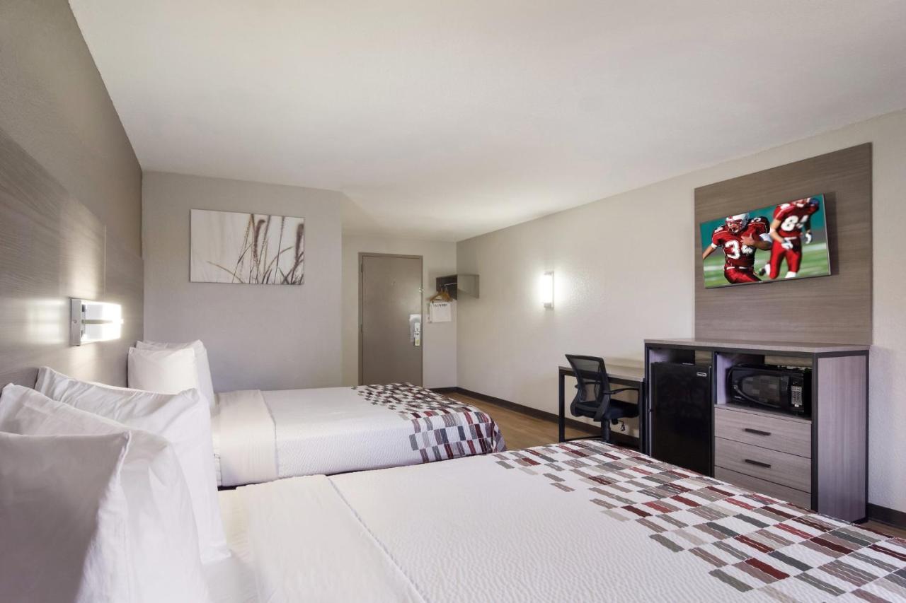 Red Roof Inn & Suites Brunswick I-95 Bagian luar foto